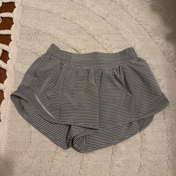 lululemon athletica Pants - Size 4 Lululemon Gray Striped Hotty Hot Shorts